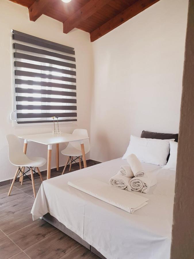 V&E'S Apartments Pigadhia  Zewnętrze zdjęcie