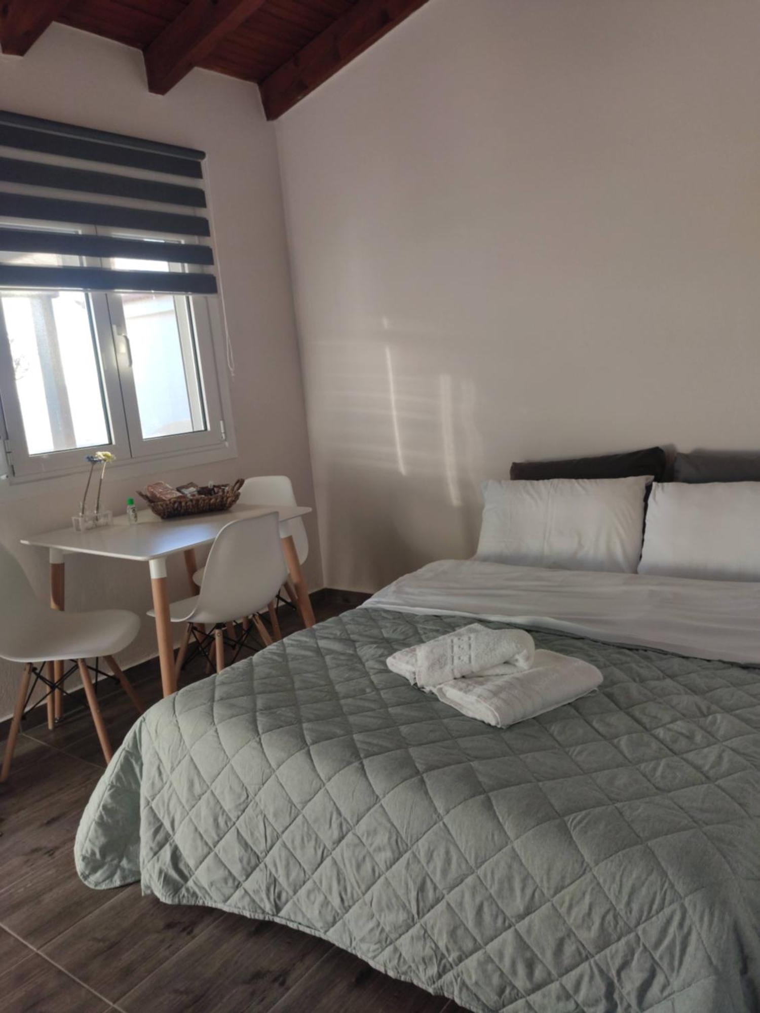 V&E'S Apartments Pigadhia  Zewnętrze zdjęcie